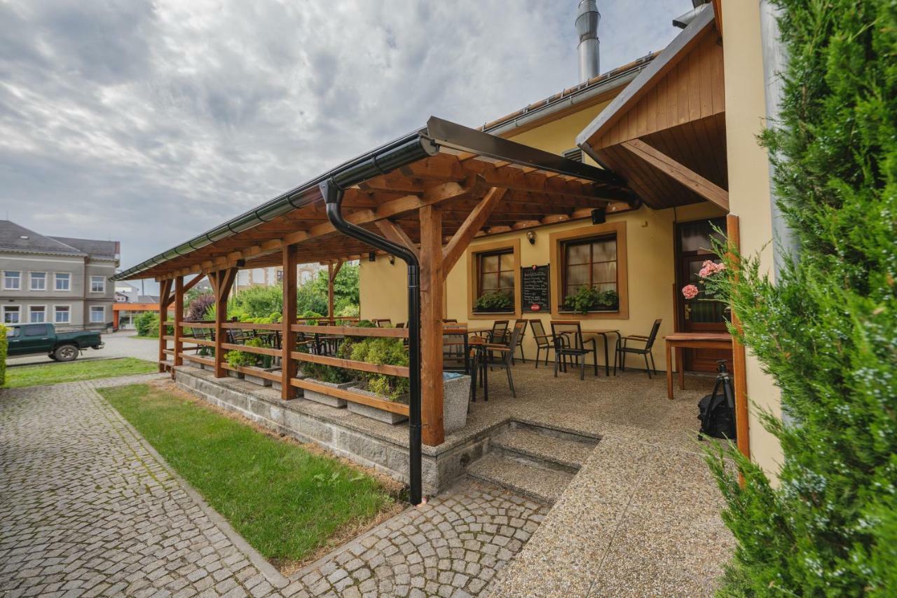 Hotel Taverna Javornik  Bagian luar foto