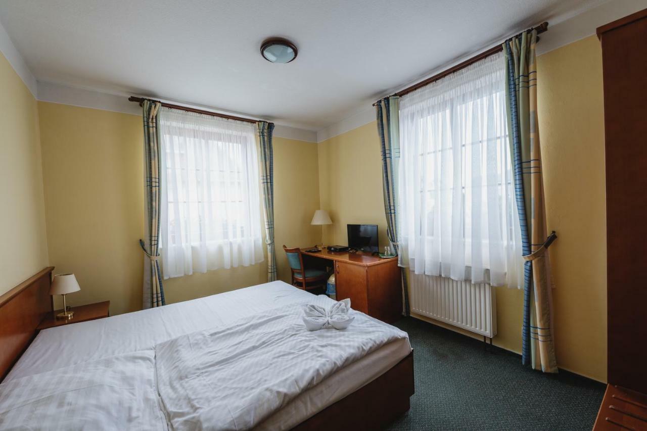 Hotel Taverna Javornik  Bagian luar foto