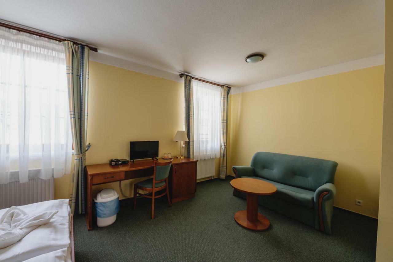 Hotel Taverna Javornik  Bagian luar foto
