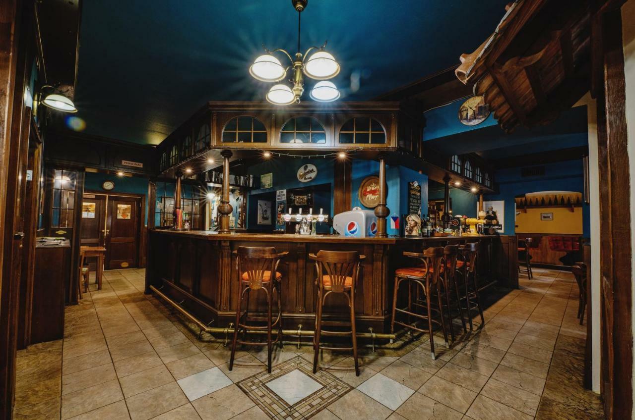 Hotel Taverna Javornik  Bagian luar foto