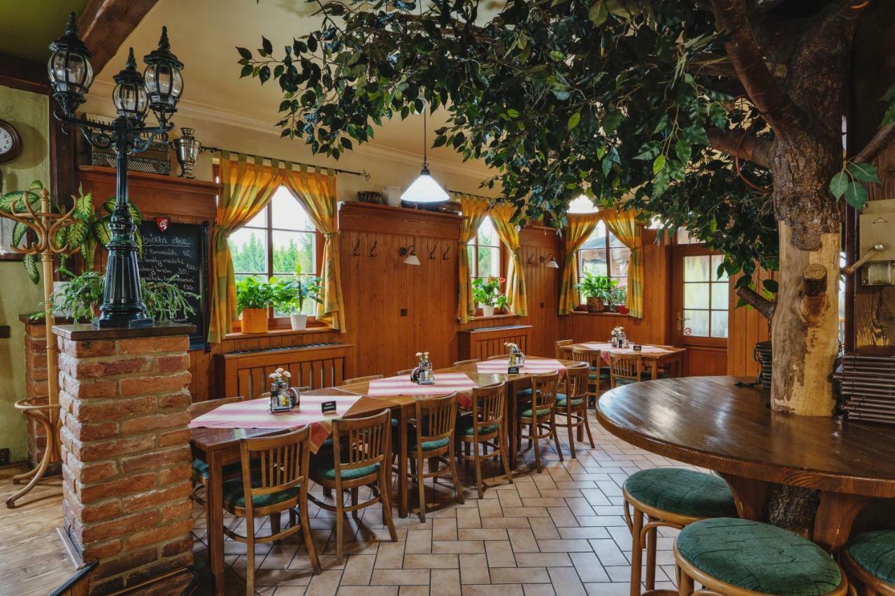 Hotel Taverna Javornik  Bagian luar foto