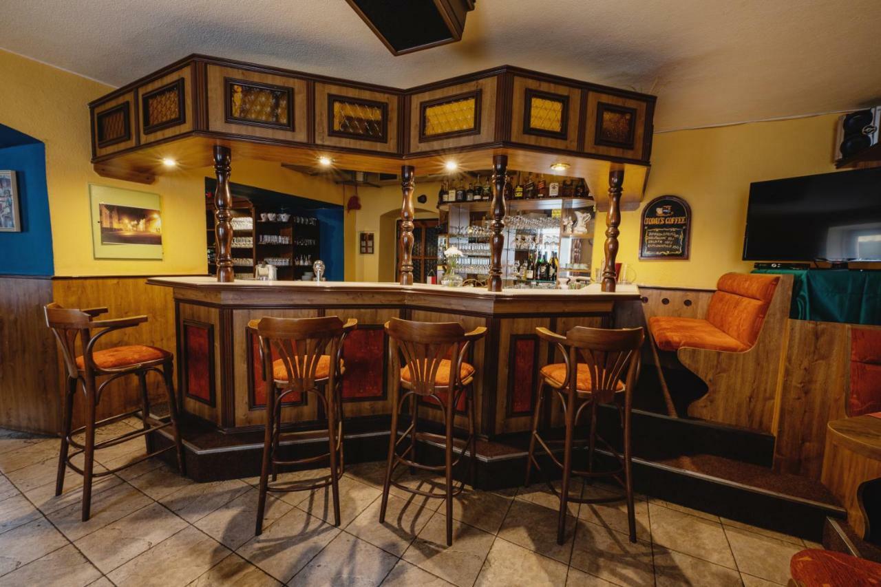 Hotel Taverna Javornik  Bagian luar foto
