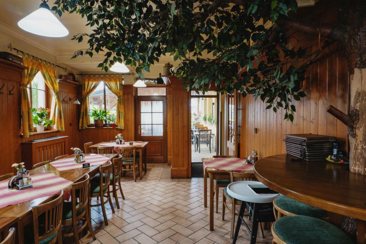 Hotel Taverna Javornik  Bagian luar foto