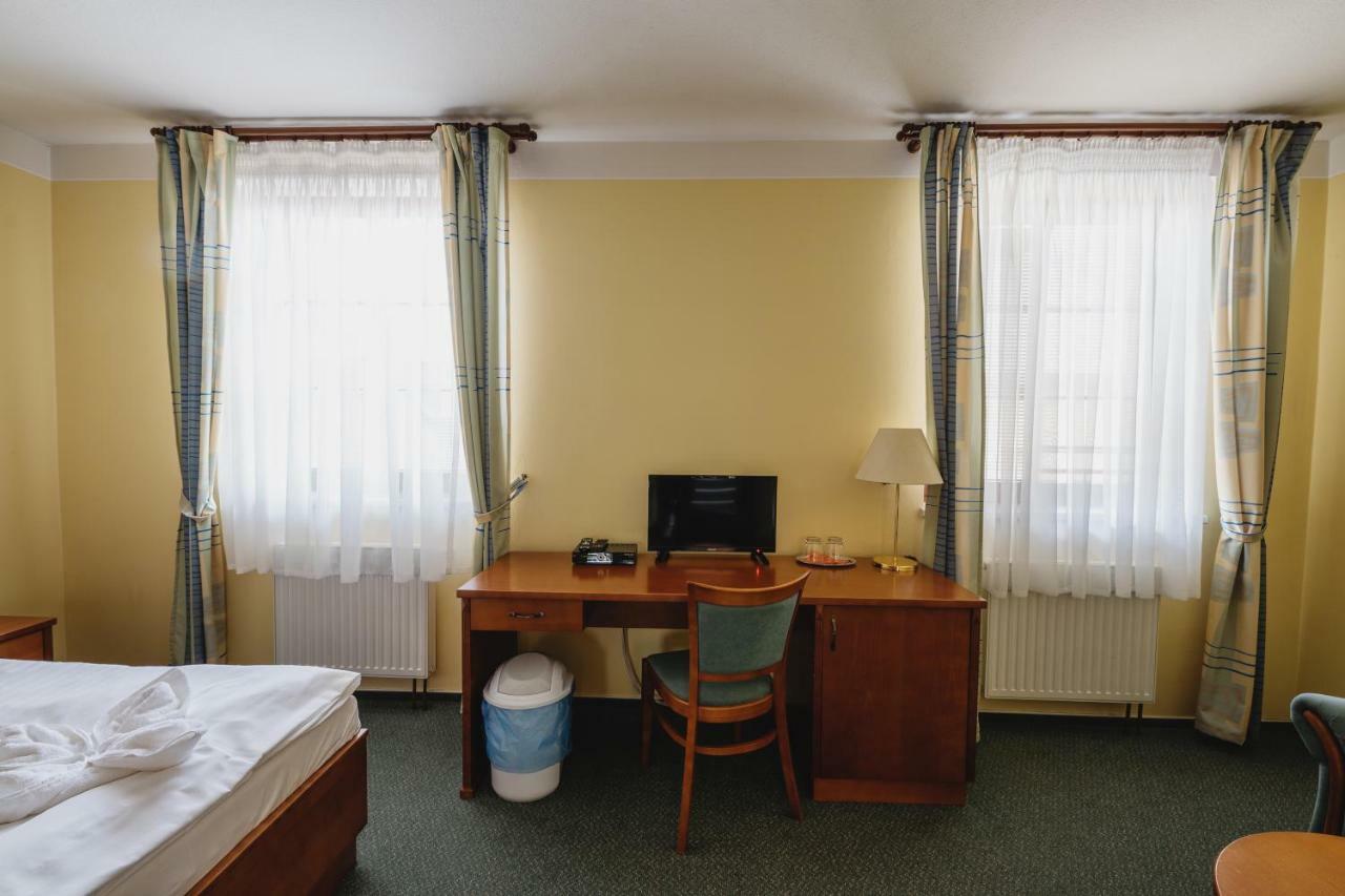 Hotel Taverna Javornik  Bagian luar foto
