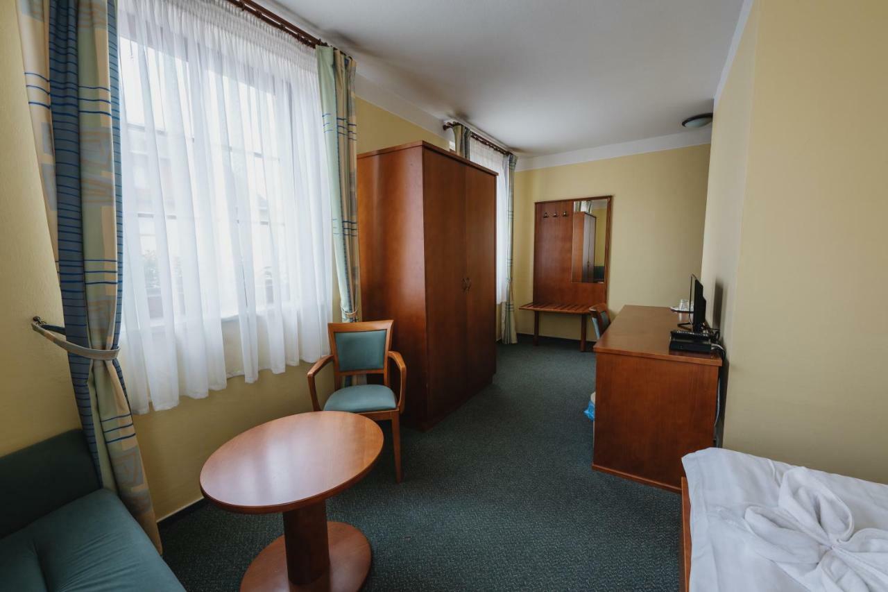 Hotel Taverna Javornik  Bagian luar foto
