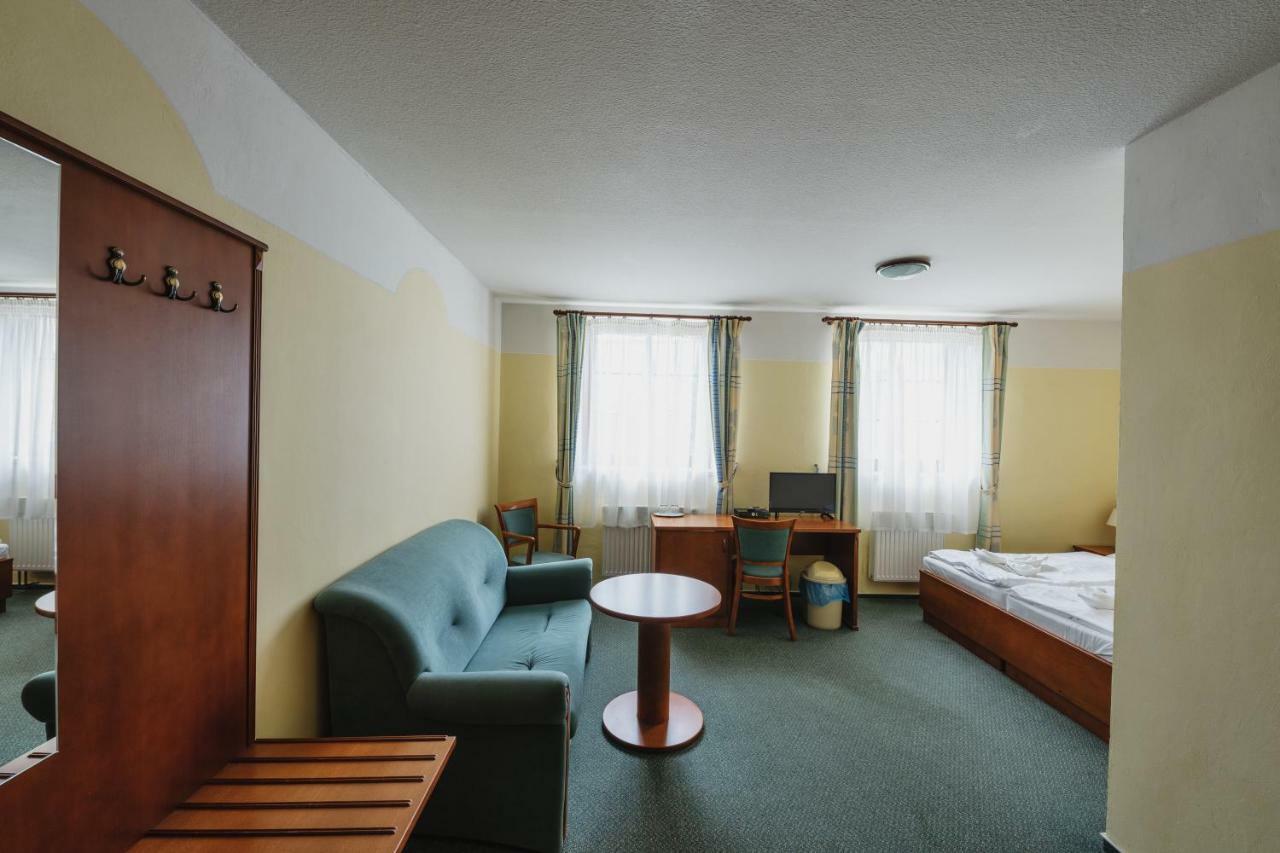 Hotel Taverna Javornik  Bagian luar foto