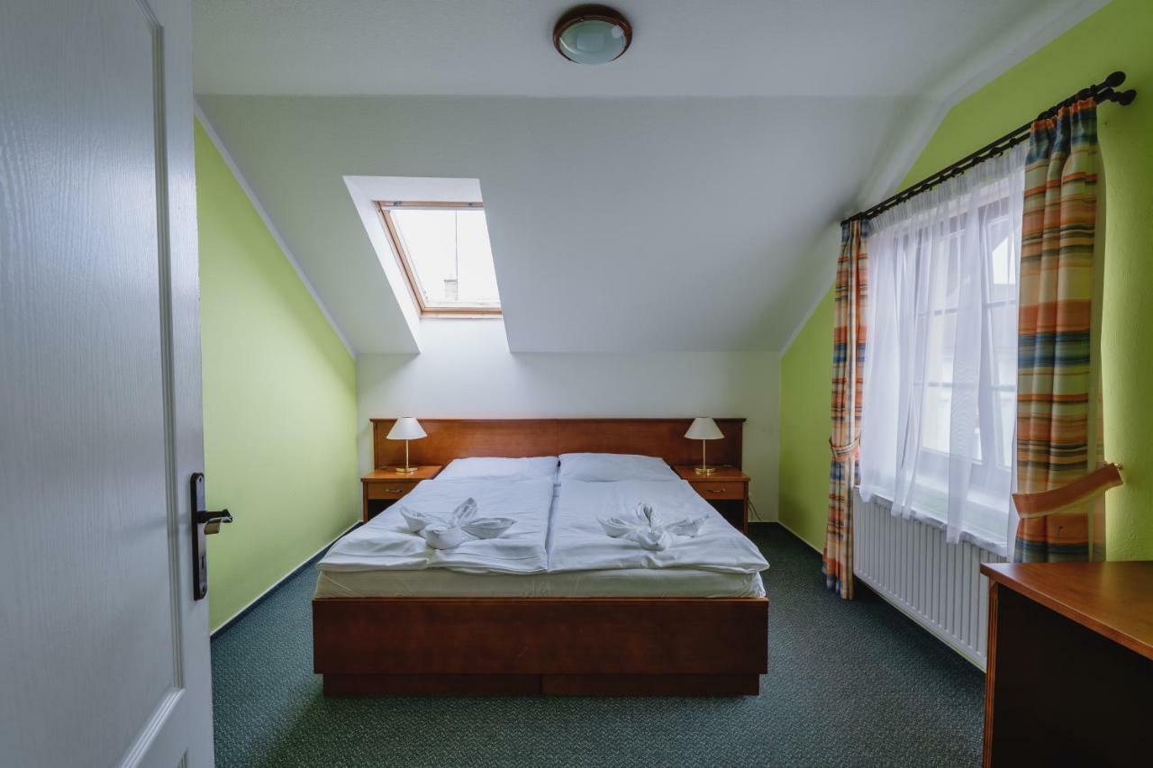 Hotel Taverna Javornik  Bagian luar foto
